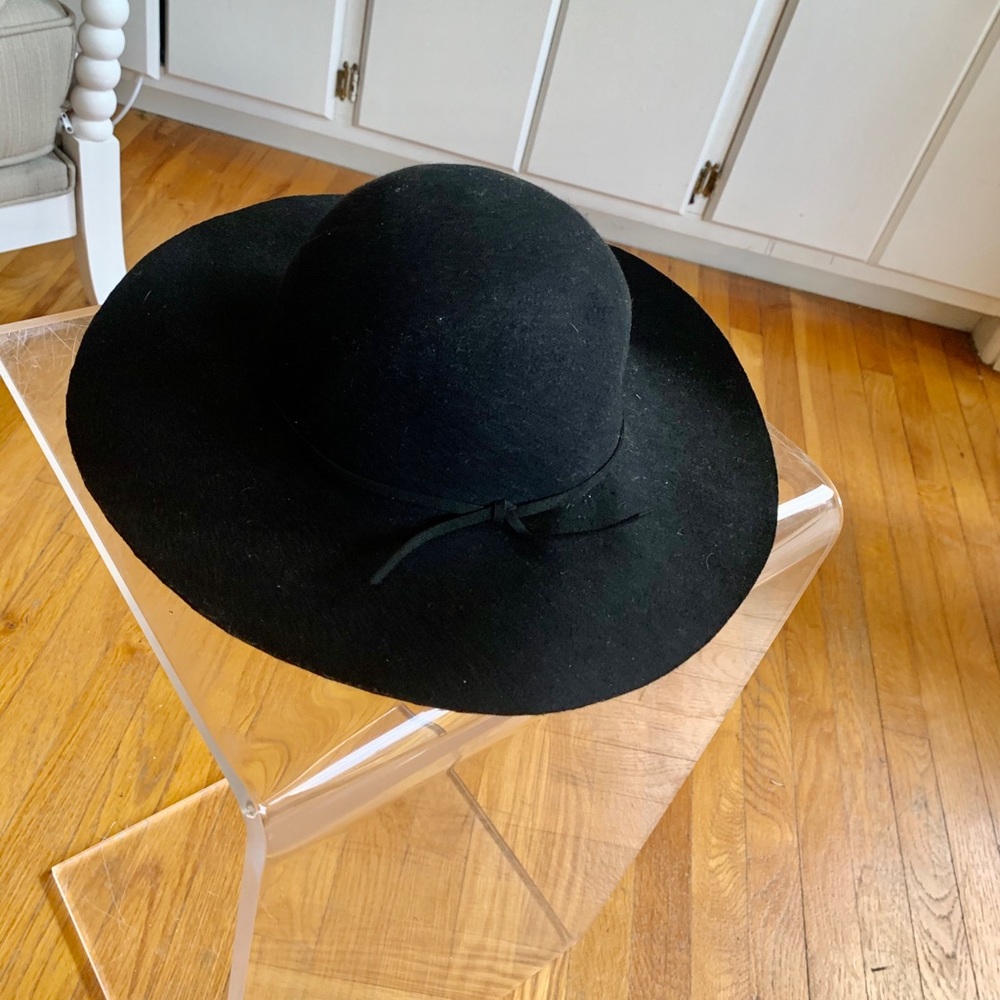 Adorable Black Fall Hat